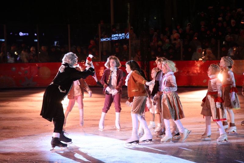 В Воскресенске прошло ледовое шоу «Щелкунчик» от Татьяны Навки и Петра Чернышева