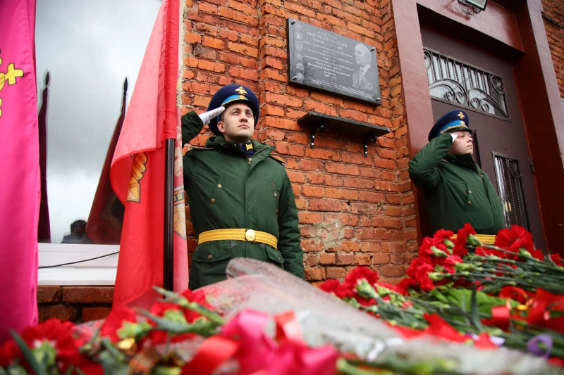 В поселке Виноградово увековечили память основателя ветеранского движения Подмосковья