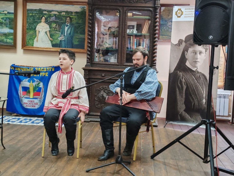 В селе Марчуги городского округа Воскресенск встретились со сказителем северных старин 