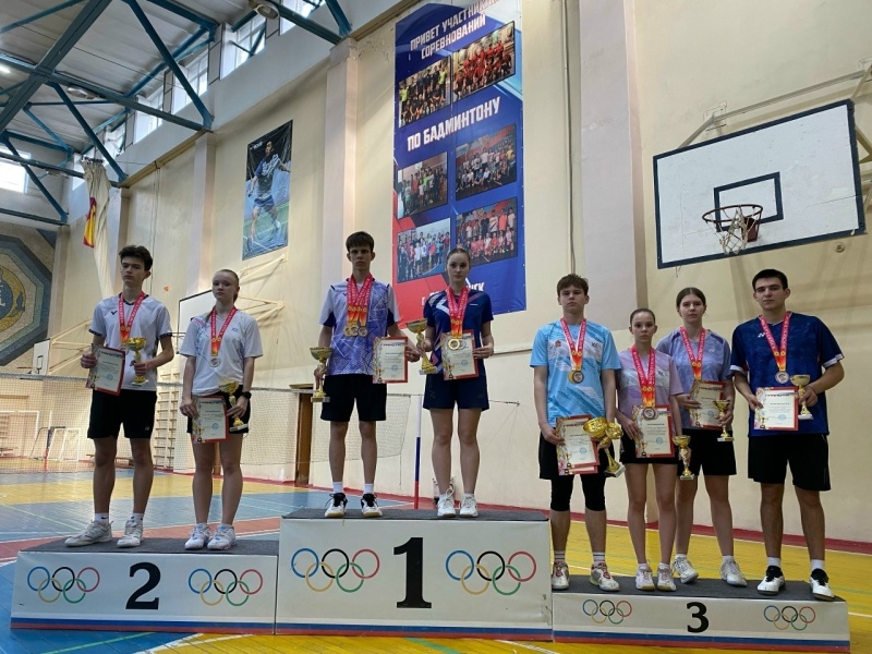 В городском округе Воскресенск прошёл чемпионат по бадминтону