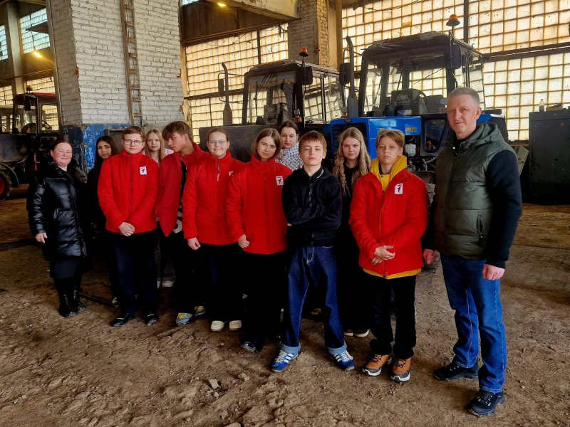 Воскресенские школьники побывали на экскурсии у коммунальных служб