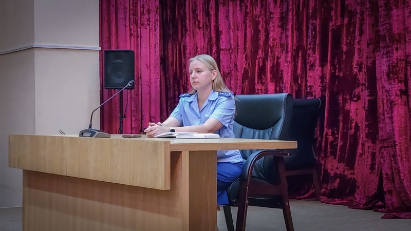 Как не стать жертвой телефонных мошенников, рассказала жителям Воскресенска помощник прокурора