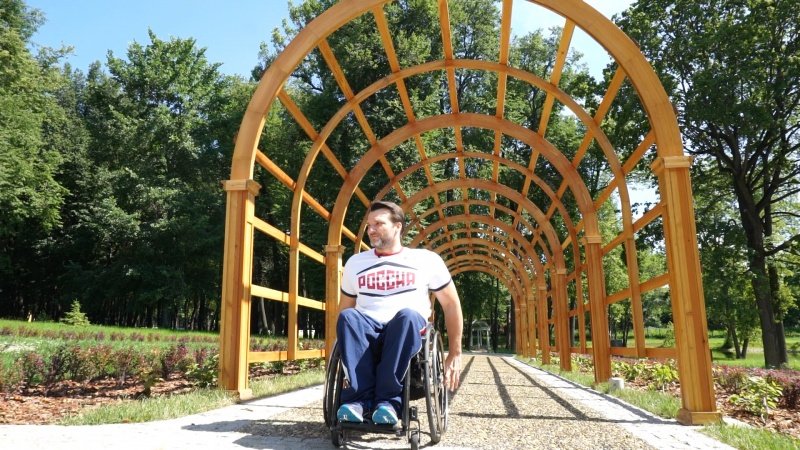Спортсмен Алексей Кузнецов посетил открывшийся после реконструкции городской парк