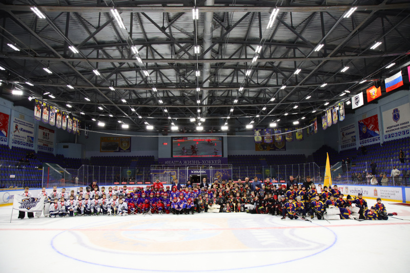 В Воскресенске разыграли главный трофей юношеского турнира по хоккею — Кубок Каменского