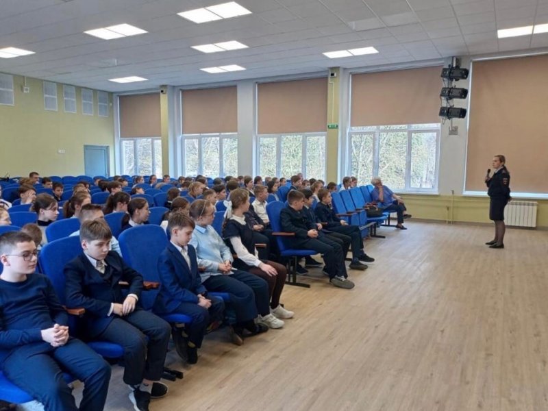 Полицейские г.о. Воскресенск провели профилактические беседы со школьниками