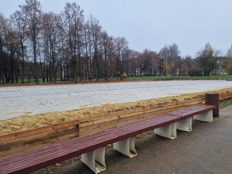 В Воскресенске на 40% построен сезонный каток на Новлянской набережной