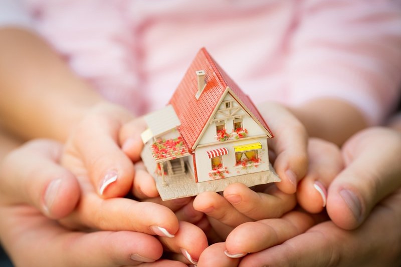 Семьи с детьми смогут взять льготную ипотеку на строительство частного дома 