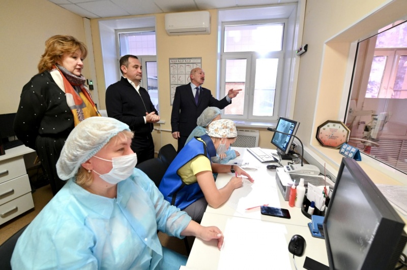 Игорь Брынцалов провел мониторинг качества ремонта в Воскресенской первой районной больнице