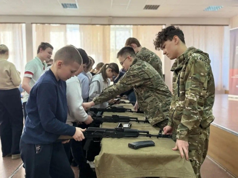 В школе Воскресенска прошел урок мужества