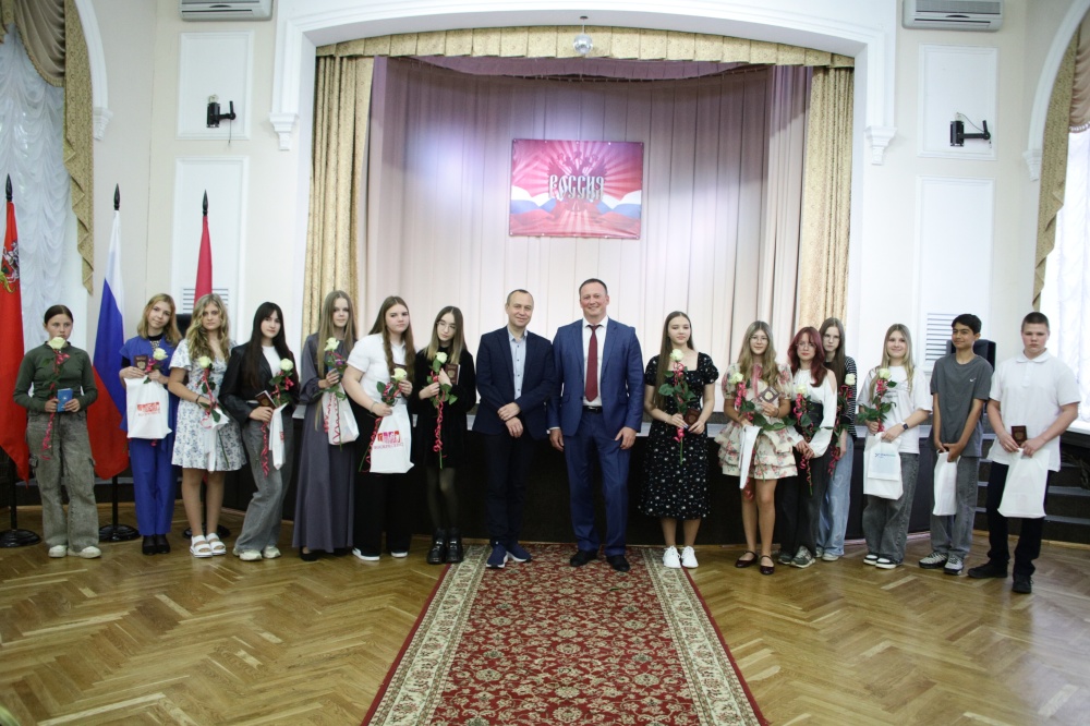 Вручение паспортов юным воскресенцам