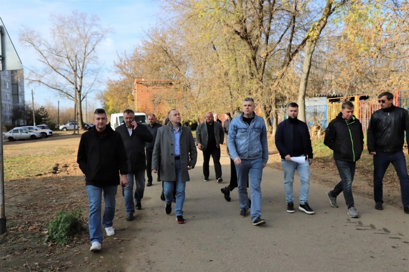 Глава городского округа Воскресенск провёл обход микрорайона Красный Холм города Белоозёрский