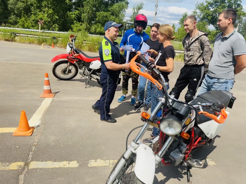   Сотрудники отдела Госавтоинспекции провели беседы с кандидатами в водители мототранспорта