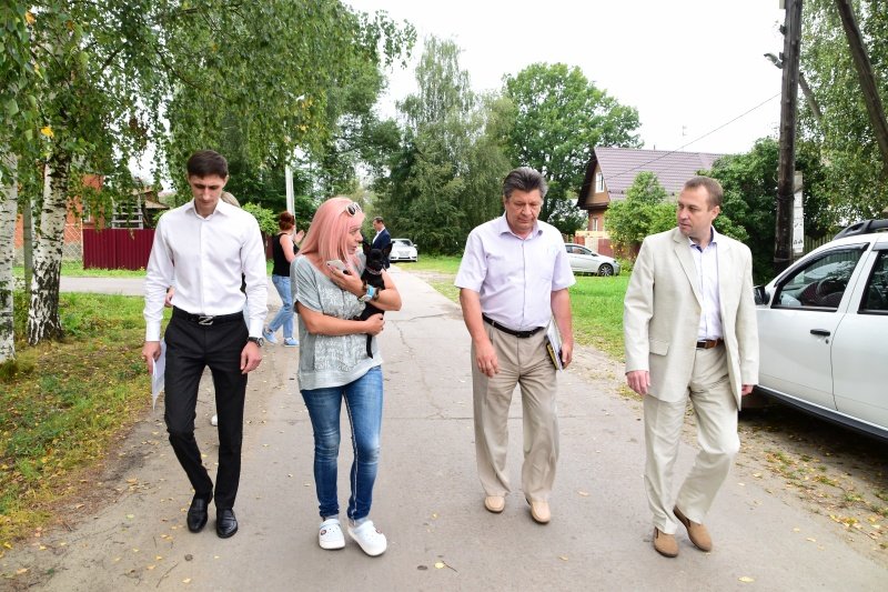 На встрече с жителями деревни Расловлево