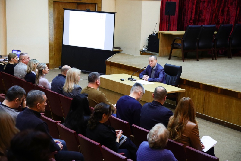 На оперативном совещании в Воскресенске обсудили меры по ликвидации снегопада 