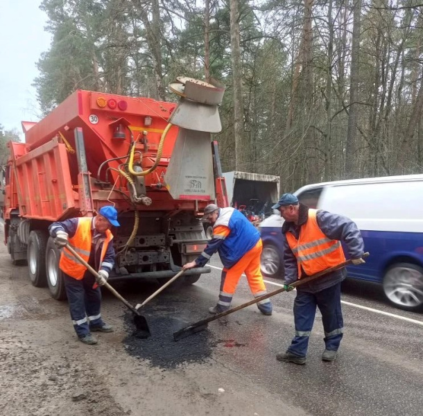В городском округе Воскресенск ведётся ямочный ремонт и уборка мусора 