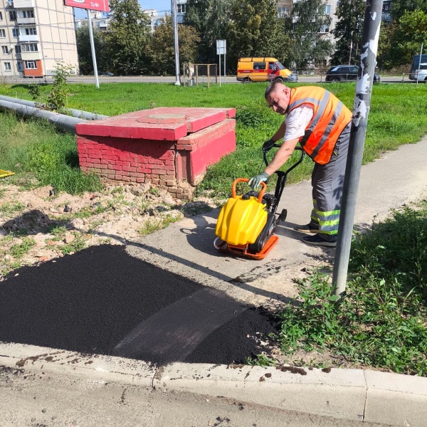 На дорогах городского округа Воскресенск регулярно проводятся ремонтные работы