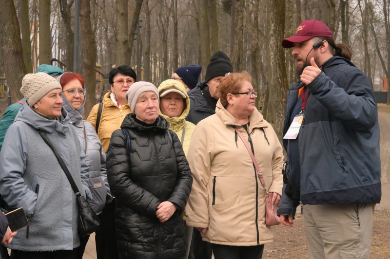 В рамках "Активного долголетия" парк Воскресенска посетили гости 