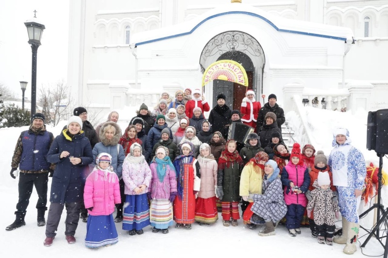 Прихожане и гости Иерусалимского храма города Воскресенска отметили широкую Масленицу