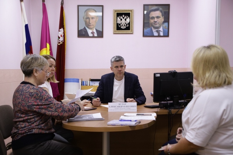 На приёме по вопросам ЖКХ 