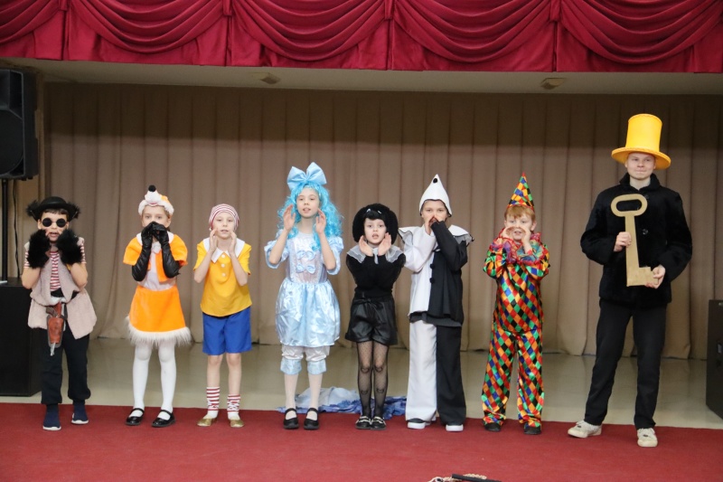 День театра отметили в ДК "Юбилейный" в Воскресенске отметили театрализованной программой