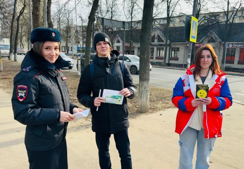 Сотрудница Госавтоинспекции в Воскресенске провела профилактические беседы со школьниками