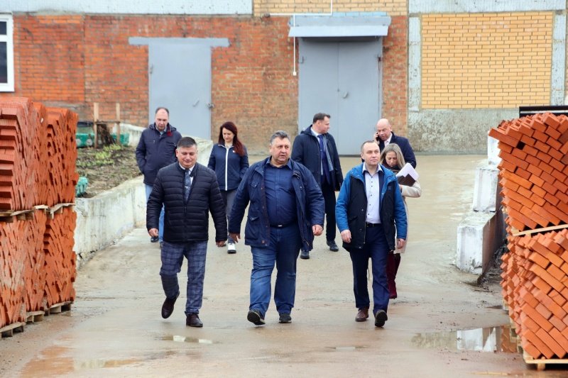 Глава городского округа Воскресенск посетил кирпичный завод 