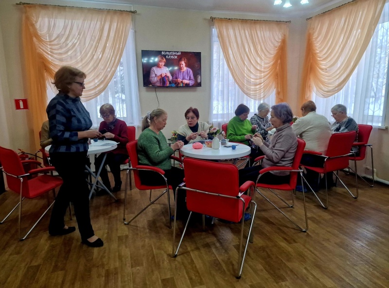 Тепло от души: рукодельницы из «Активного долголетия» Воскресенска связали вещи для перинатального центра
