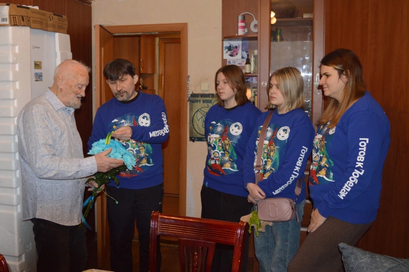 Волонтеры Воскресенска навестили жителя блокадного Ленинграда