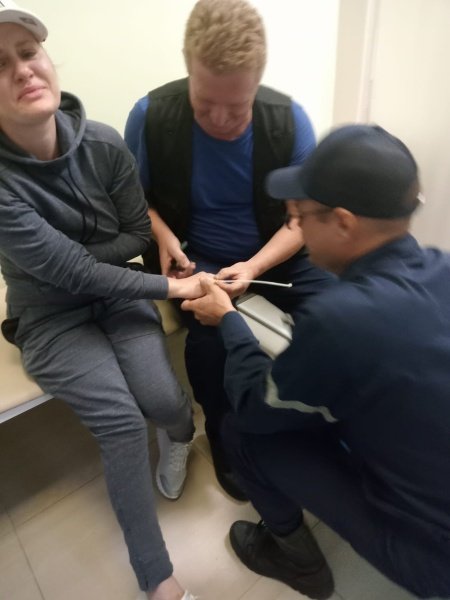 Спасатели поисково-спасательного отряда МКУ «ЕДД и ПСС» городского округа Воскресенск помогли женщине, которая не смогла снять с пальца кольцо