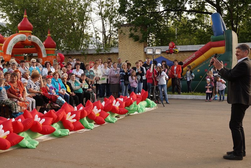 Погода поселок имени. Поселок имени Цюрупы. Праздничный поселок. Городское поселение имени Цюрупы. Поселок имени Цюрупы праздник.