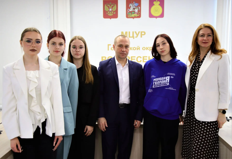 Глава городского округа Воскресенск провёл рабочий день вместе с активистами «Молодой Гвардии Единой России»