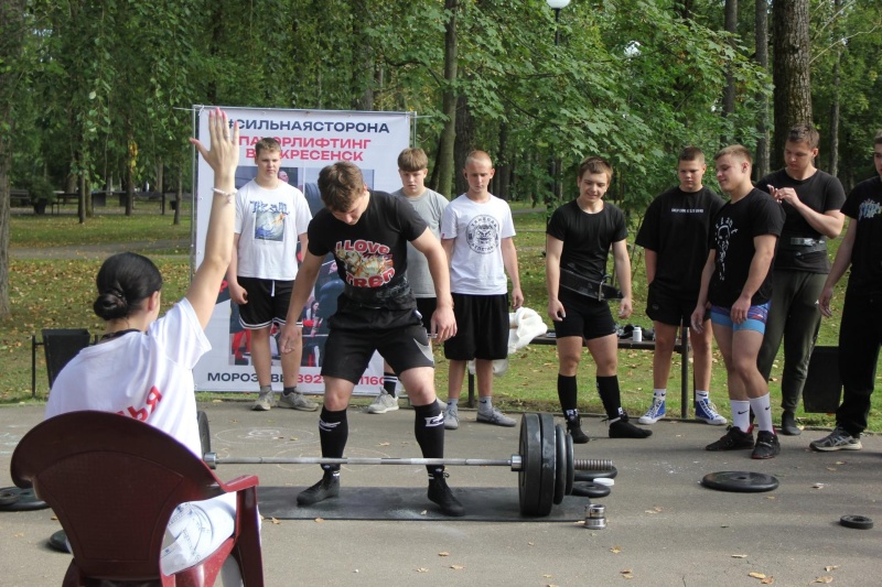 В воскресенском парке культуры и отдыха «Москворецкий» прошло спортивное мероприятие «Сила V Парке»