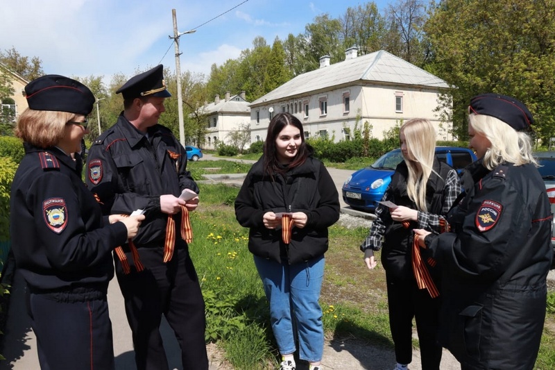 В Воскресенске полицейские приняли участие в ежегодной акции «Георгиевская ленточка»