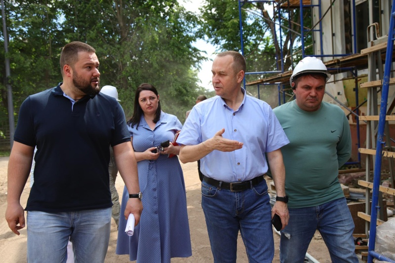 В Воскресенске проверили ход ремонтных работ в образовательных учреждениях
