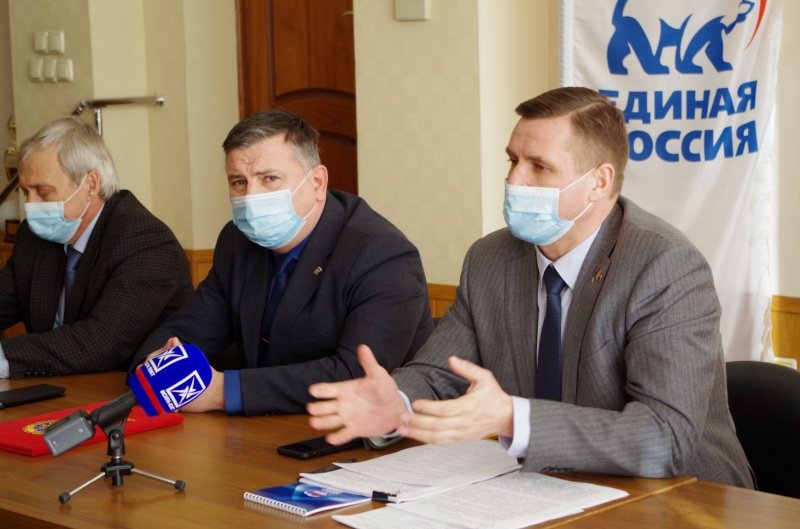 Евгений Аксаков выступил с отчетом перед избирателями в Воскресенске