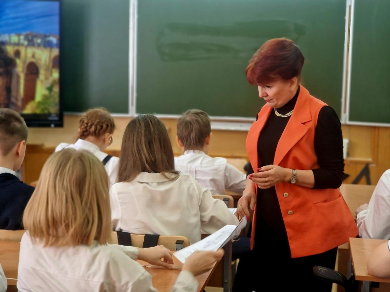 Стихи и сложные задачи: учитель математики городского округа Воскресенск  раскрыла секреты воспитания стобалльников