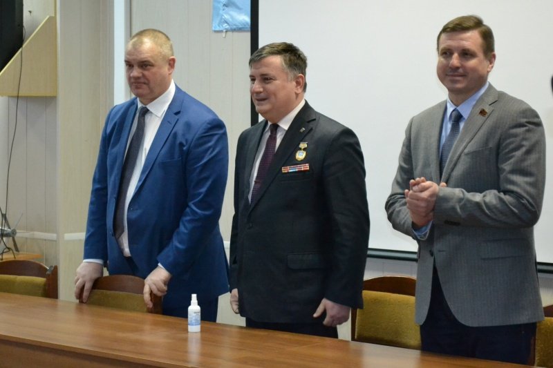 Депутаты-единороссы посетили научно-испытательный полигон авиационных систем 