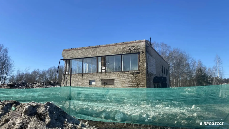 В Воскресенске ликвидируют аварийное здание бывшей столовой