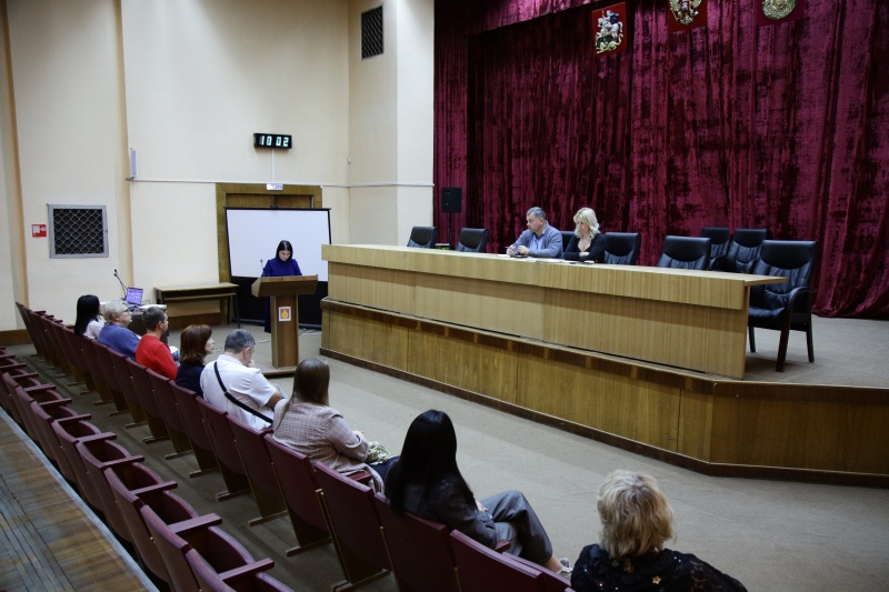 На заседании административной комиссии 