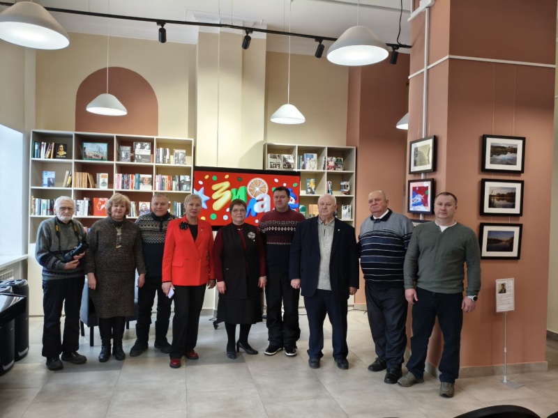 Воскресенскую библиотеку посетила делегация Союза писателей России