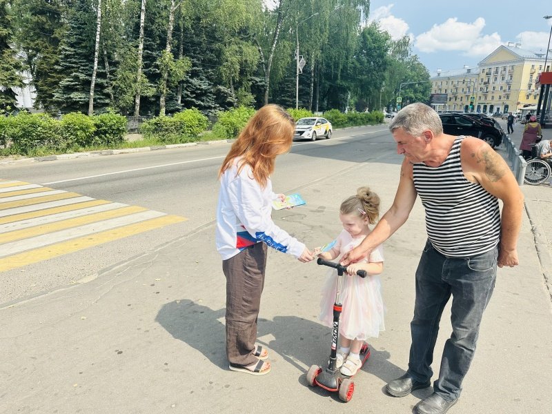Пешеходам в Воскресенске напомнили правила дорожного движения 
