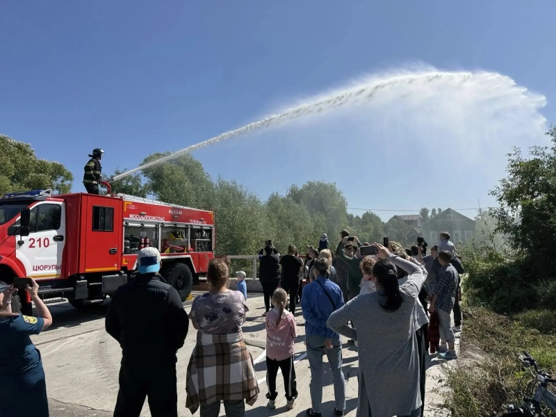 В дерене Щельпино сотрудники МЧС провели День пожарной безопасности