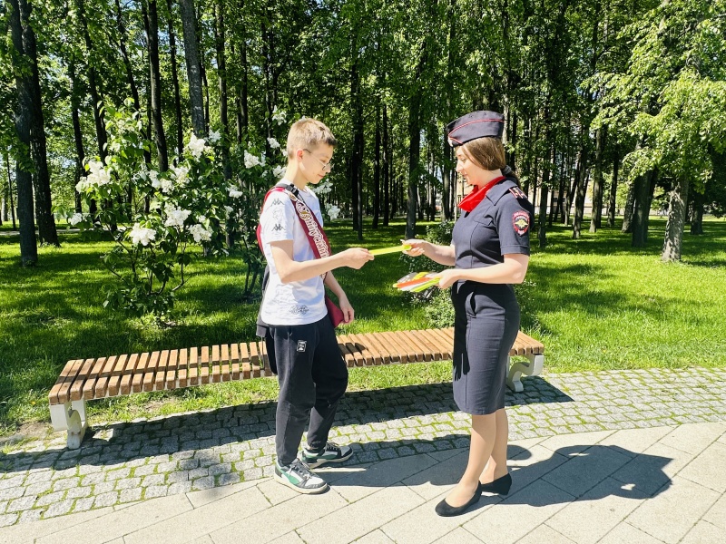 В парке Воскресенска прошла акция «Засветись! Стань заметнее на дороге»  