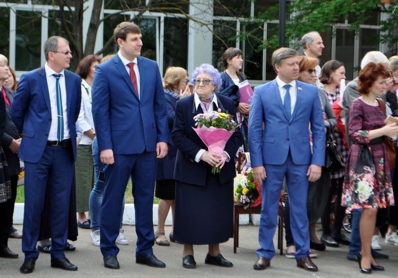 Село воскресенское школа. Воскресенская школа Киров Калужская область. Школа Воскресенская Калуга. Школа Воскресенское Тульская область.