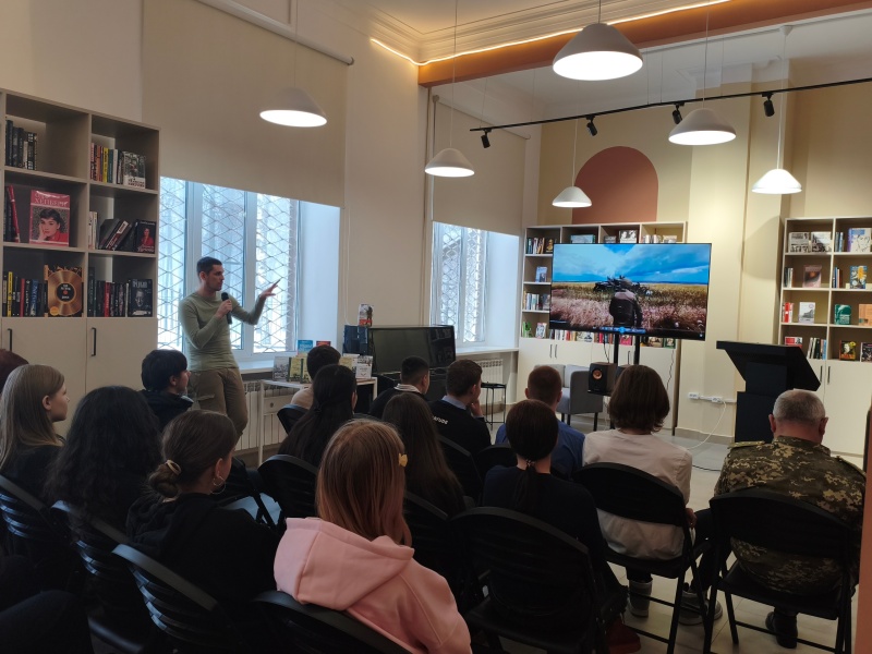 В Воскресенске провели патриотический час, посвященный Дню памяти о россиянах, исполнявших служебный долг за пределами Отечества 