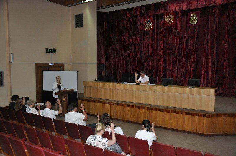 На заседании административной комиссии 