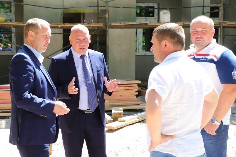Глава городского округа Воскресенск проверил ход ремонта в детском саду «Спутник»