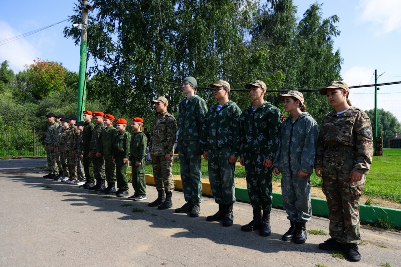В Воскресенске прошла военно-спортивная игра «Юнармейское небо»