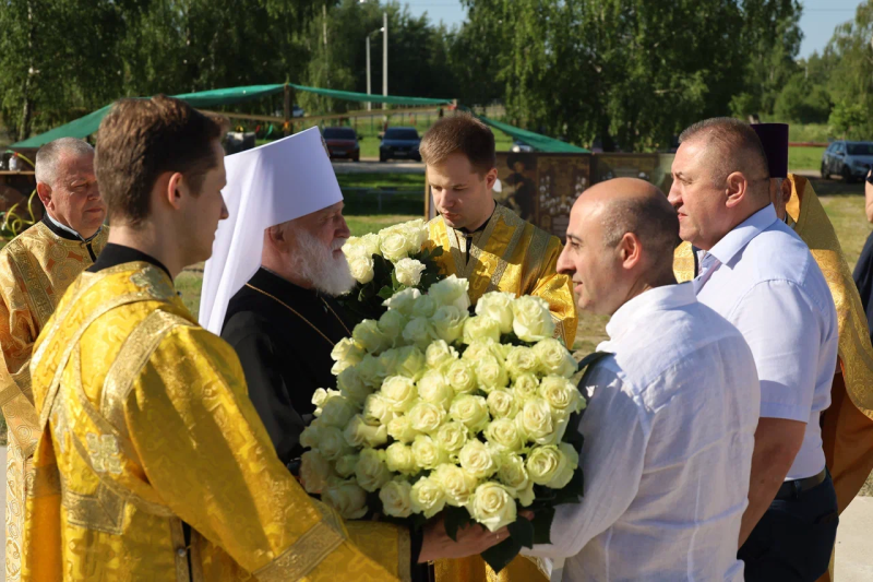 В городе Белоозерский прошёл престольных праздник Всех святых, в земле российской просиявших