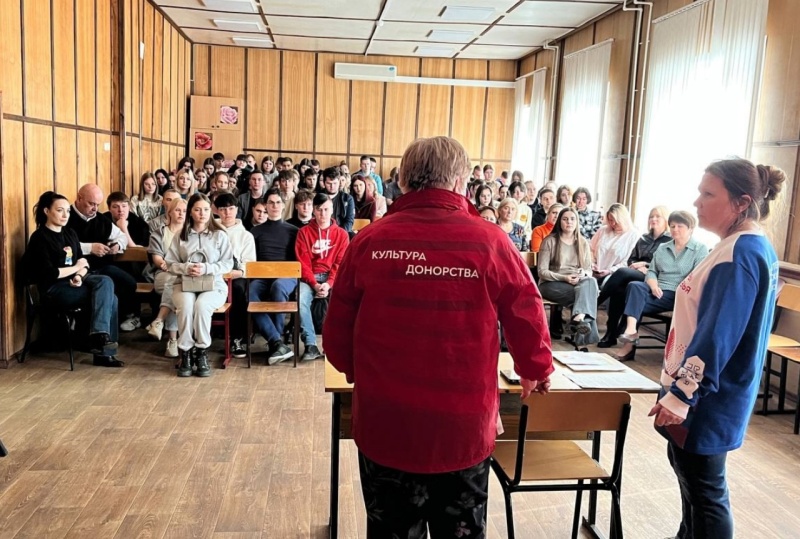 Воскресенские студенты приняли участие в просветительской акции "Путь донора" 